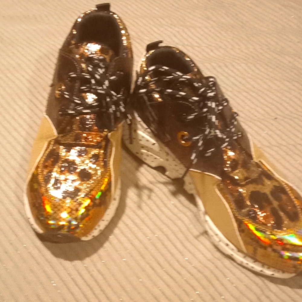 Yoki snake skin tennis shoes